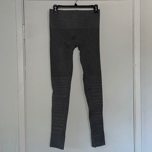 Blanqi Sport Support Hipster Cuffed Leggings